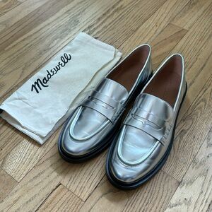 Madewell Leather Vernon Loafer Size 9.5 Silver